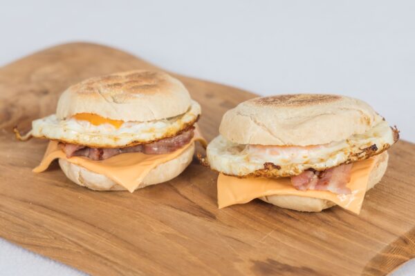 Egg muffin - Oeuf, bacon & cheddar